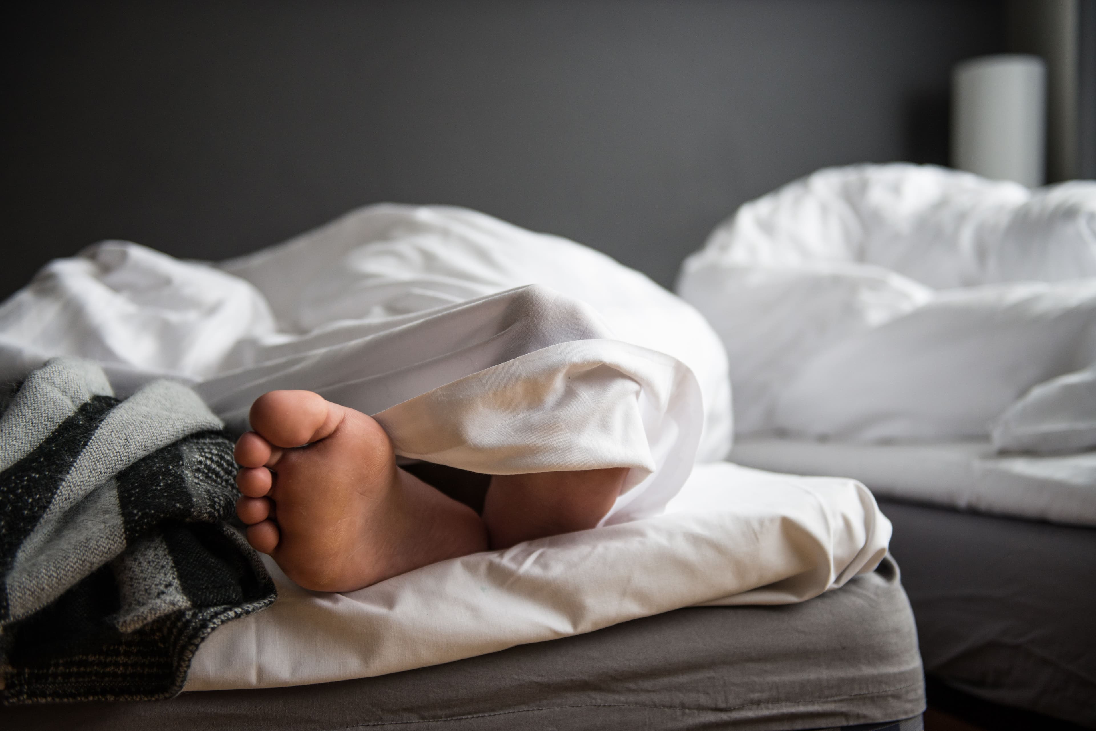 Why Do My Feet Hurt In The Morning? - Featured image for FALL Clinic Perth podiatry article