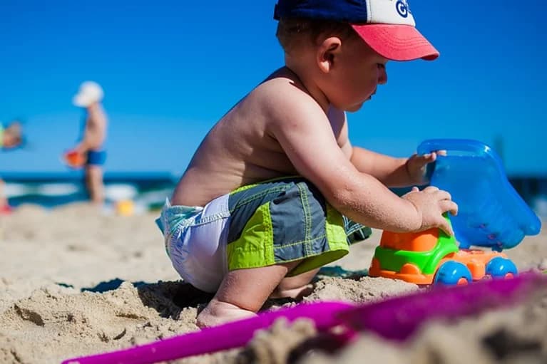 Common causes of knee pain in children and how to treat them - Featured image for FALL Clinic Perth podiatry article